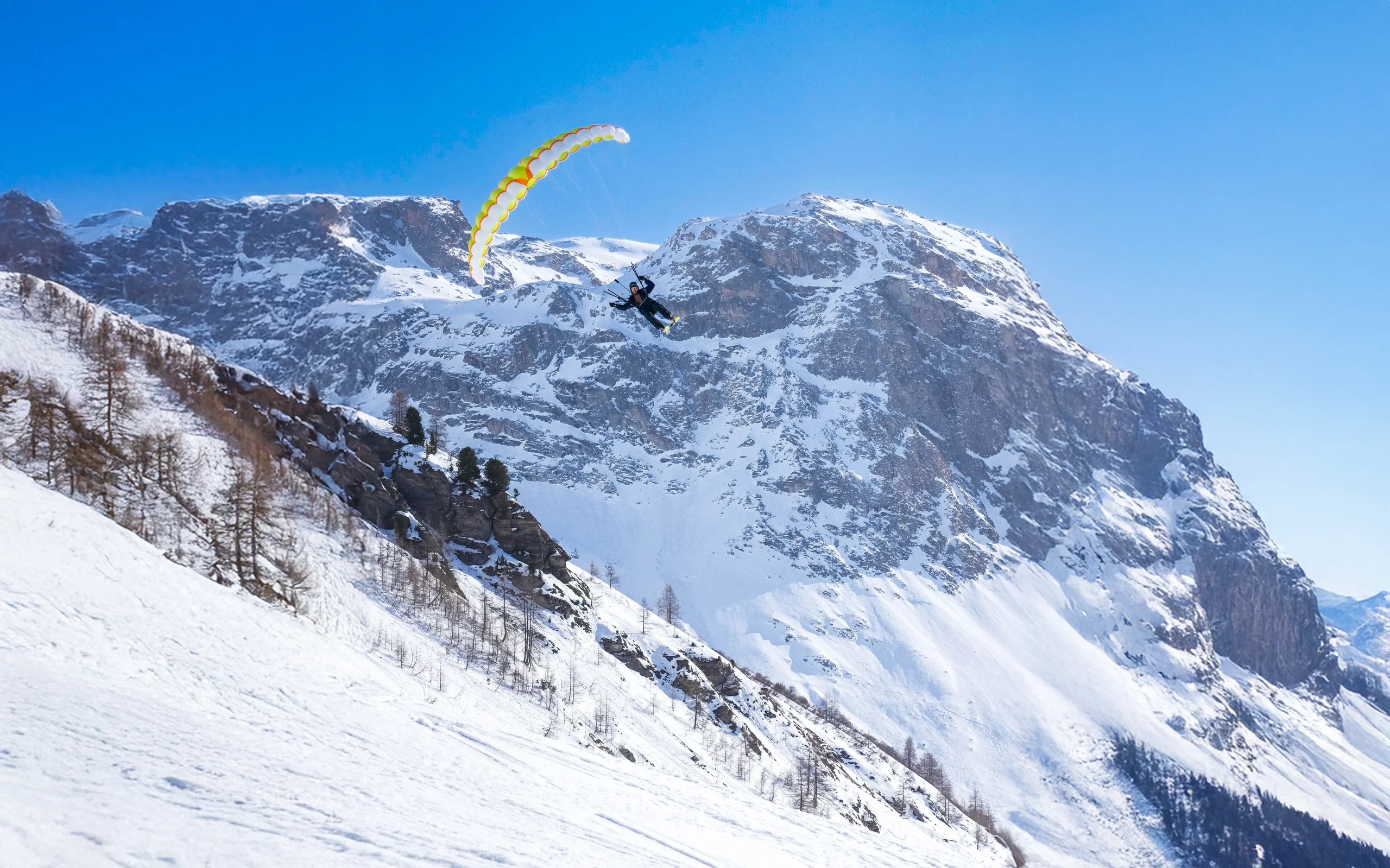 Romain Fabre skiing in Val d'Isère
